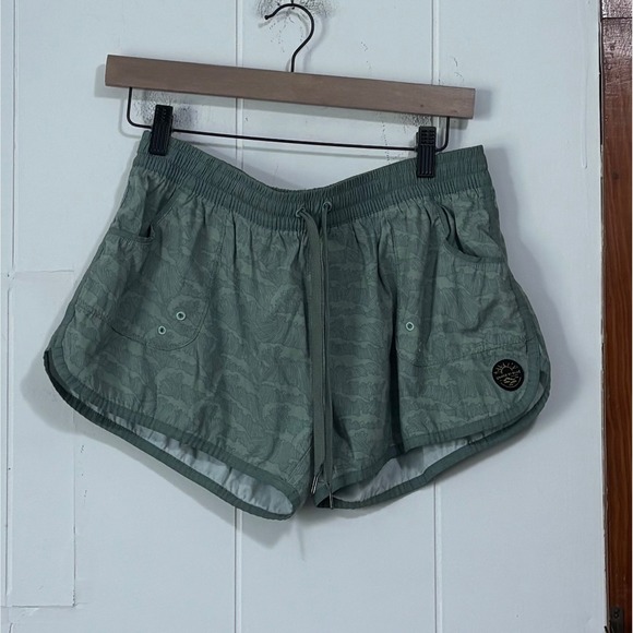 United By Blue Pants - United By Blue Womens Scallop Boardshort Green Wave Print Size Medium M